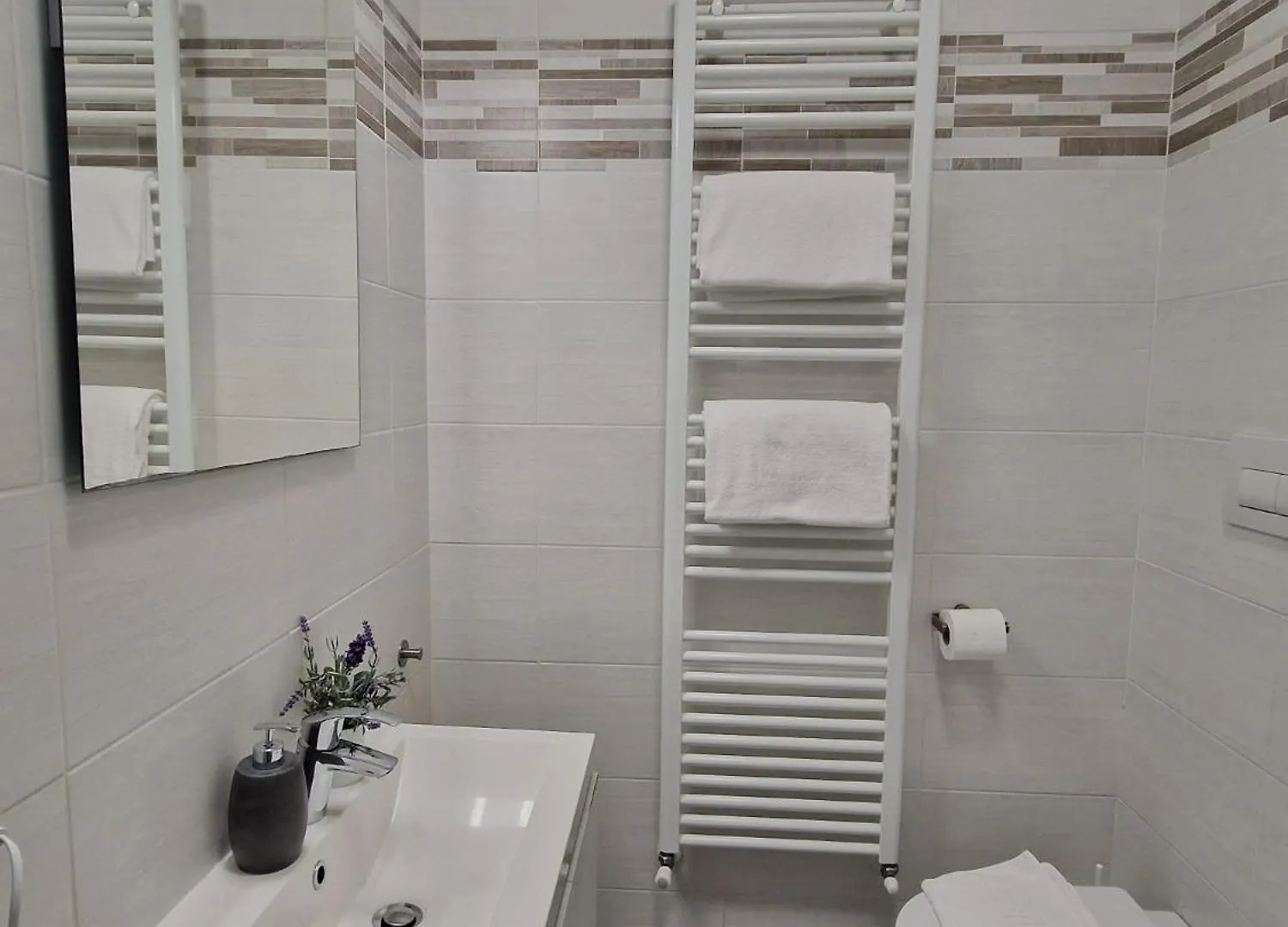Bgy Airport House Grassobbio Otel İtalya