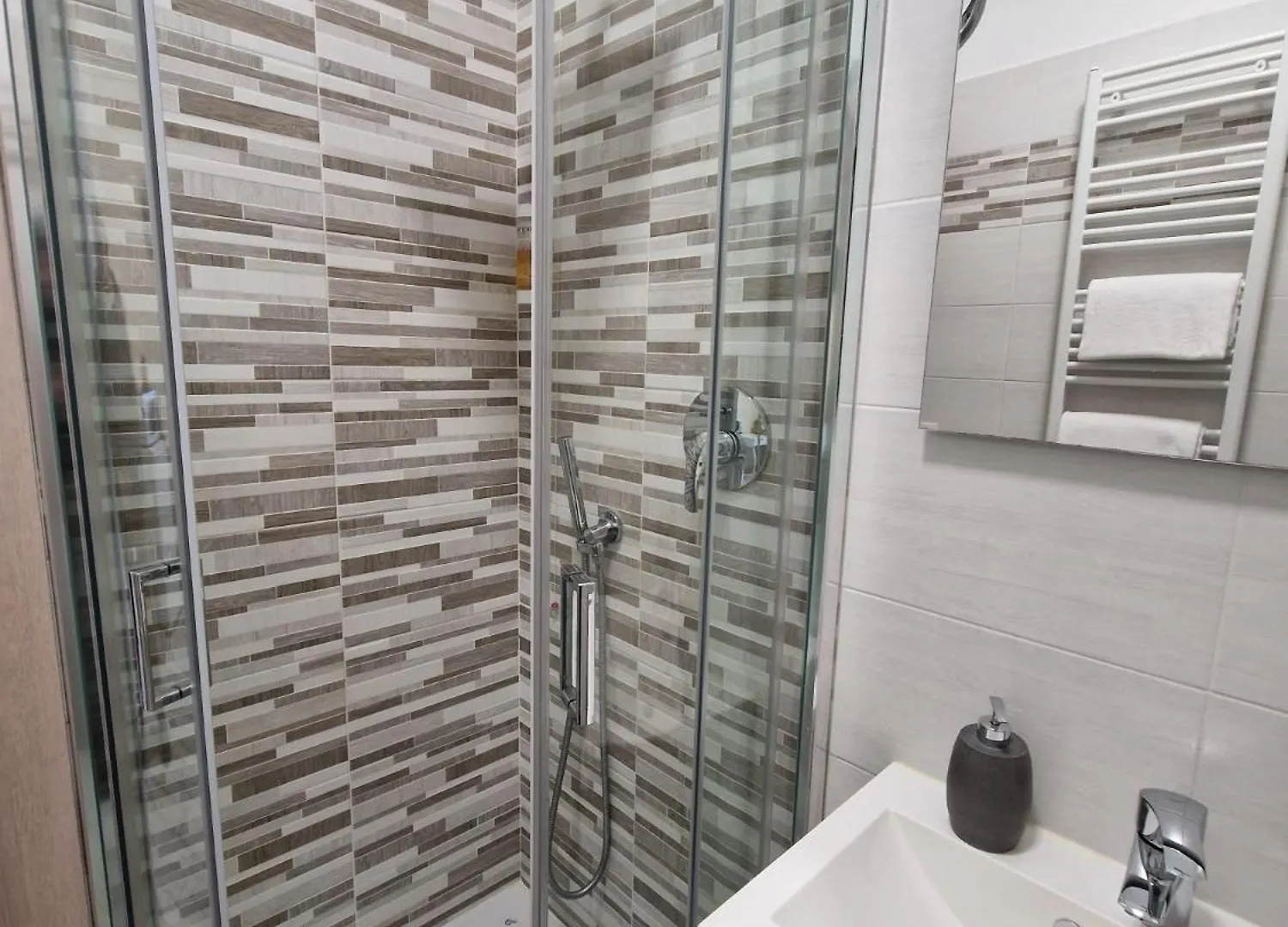 Bgy Airport House Grassobbio Otel İtalya